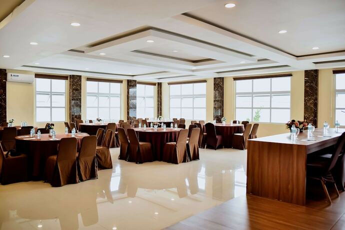 Imagen general del Hotel Grand Renggali. Foto 15