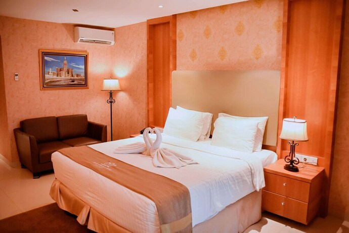 Imagen de la habitación del Hotel Grand Renggali. Foto 23