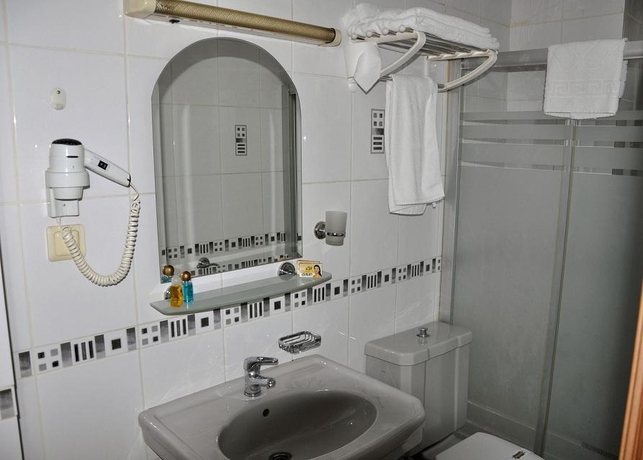 Imagen general del Hotel Grand Reİs. Foto 11