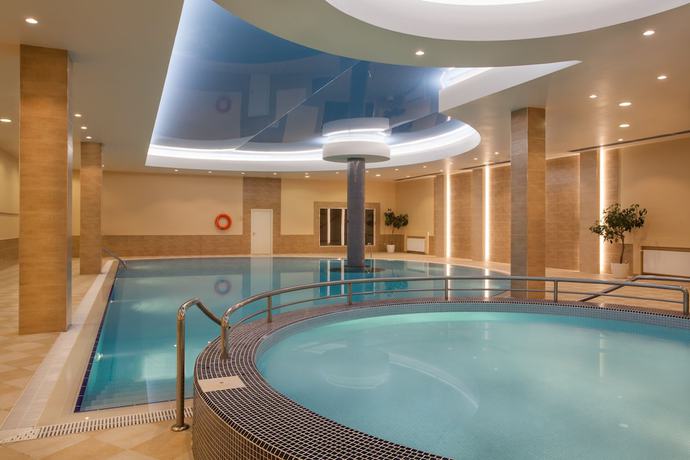 Imagen de la piscina del Hotel Grand Resort Jermuk. Foto 19