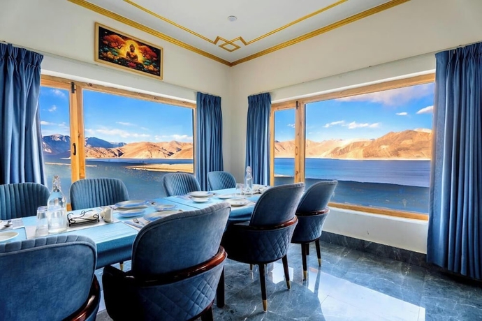 Imagen del bar/restaurante del Hotel Grand Retreat. Foto 7
