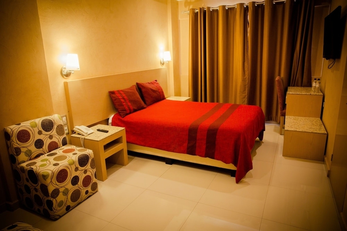 Imagen de la habitación del Hotel Grand Reyes. Foto 6