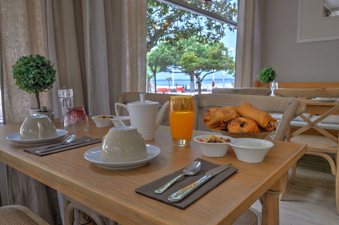 Imagen del bar/restaurante del Hotel Grand Richelieu. Foto 3