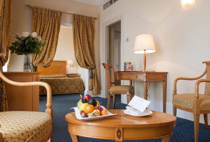 Imagen de los interiores del Hotel Grand Rimini. Foto 10