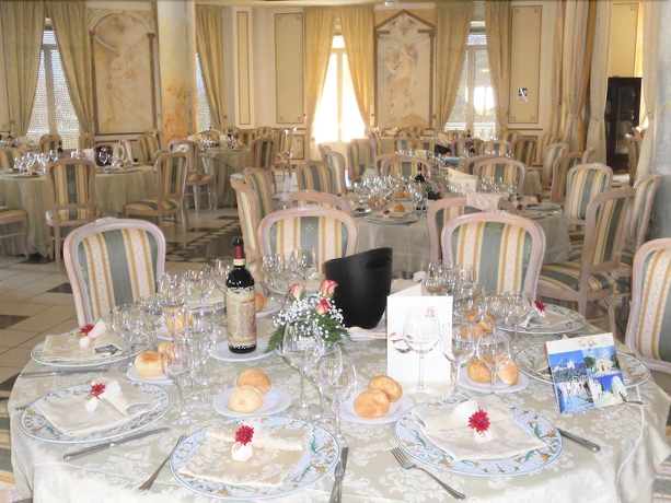 Imagen del bar/restaurante del Hotel Grand Rinascimento. Foto 6