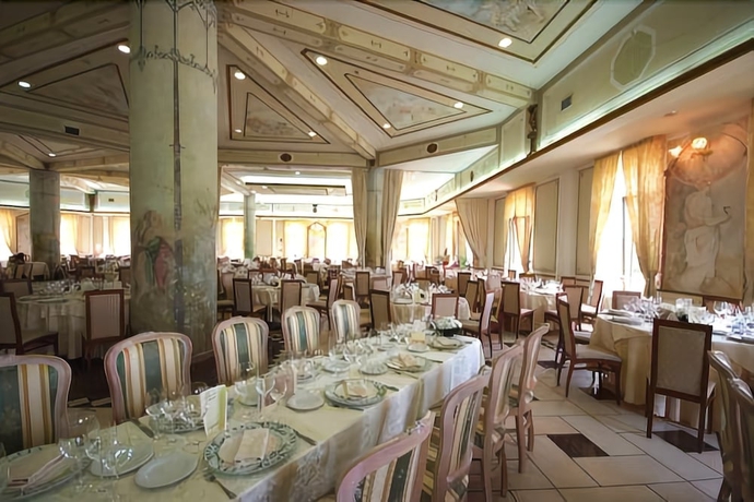 Imagen del bar/restaurante del Hotel Grand Rinascimento. Foto 8