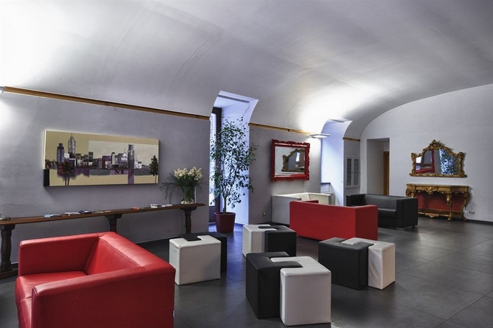 Imagen de los interiores del Hotel Grand Riva. Foto 9