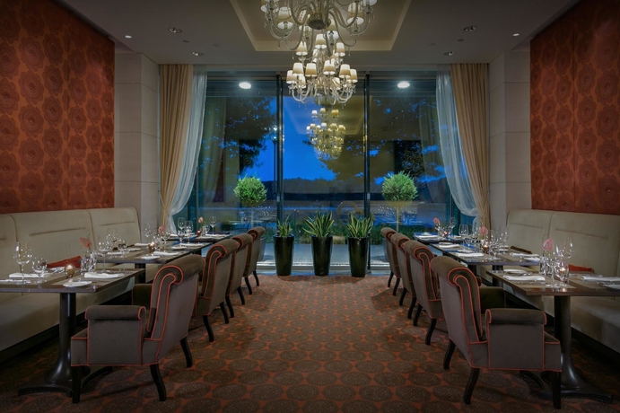 Imagen del bar/restaurante del Hotel Grand River Park, A Luxury Collection Bratislava. Foto 2