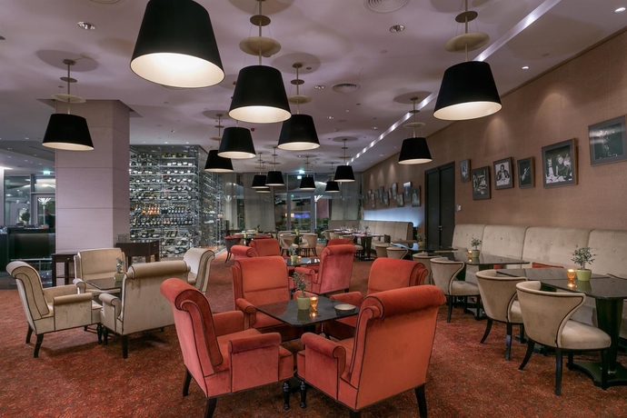 Imagen del bar/restaurante del Hotel Grand River Park, A Luxury Collection Bratislava. Foto 3