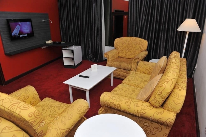 Imagen de la habitación del Hotel Grand Riverview. Foto 10