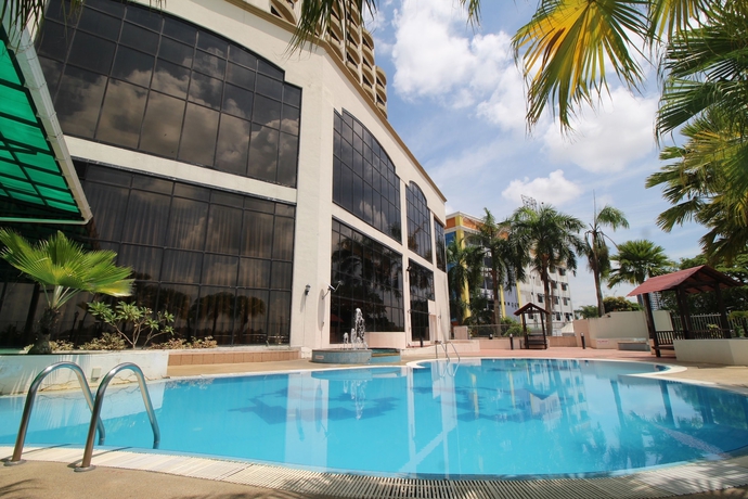 Imagen de la piscina del Hotel Grand Riverview. Foto 19