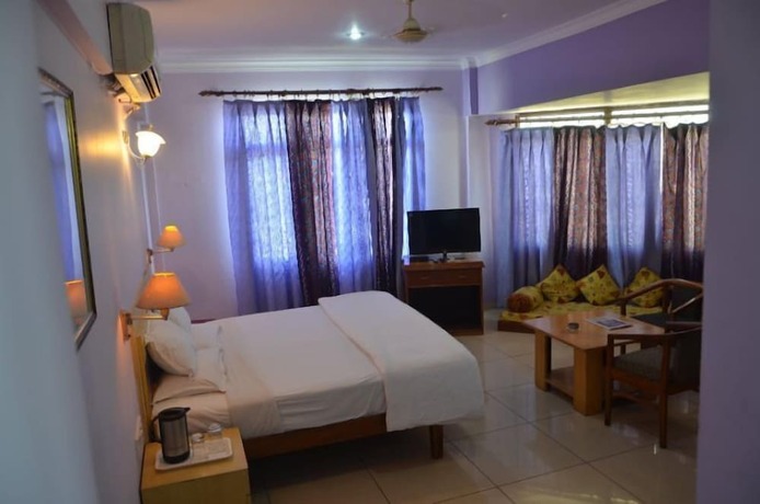 Imagen de la habitación del Hotel Grand Riviera. Foto 8