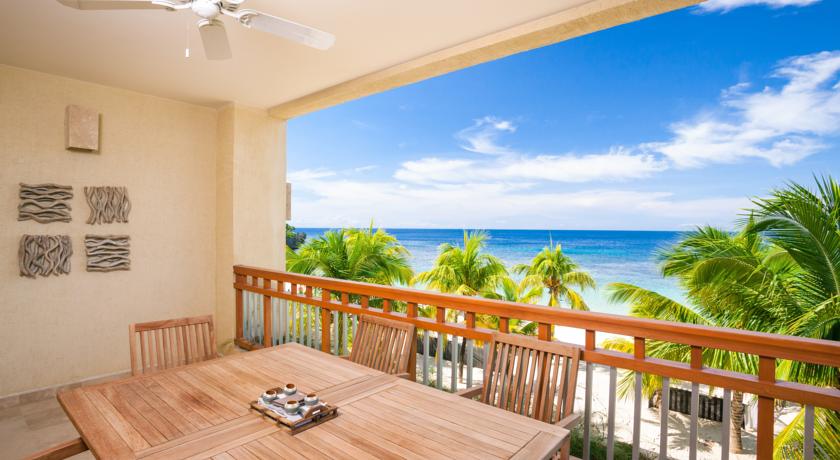 Imagen de los exteriores del Hotel Grand Roatan Caribbean Resort. Foto 6