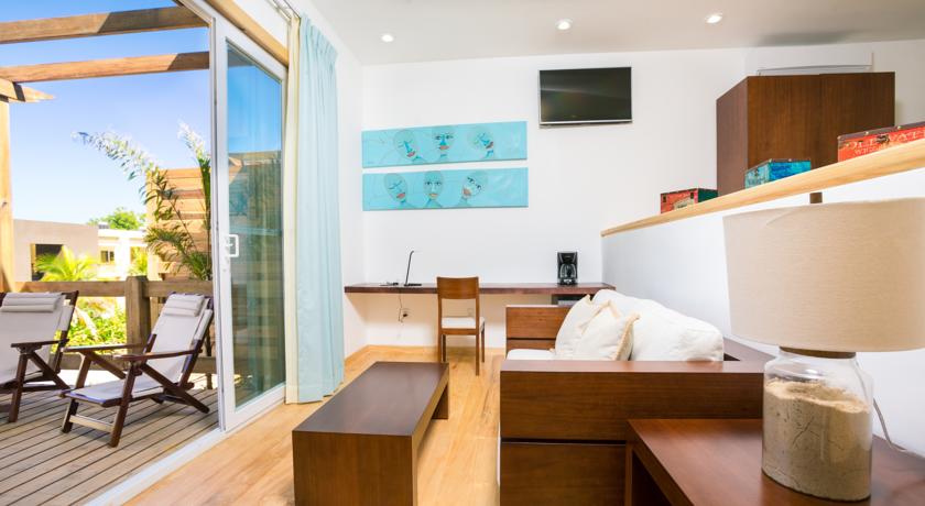 Imagen de los interiores del Hotel Grand Roatan Caribbean Resort. Foto 10