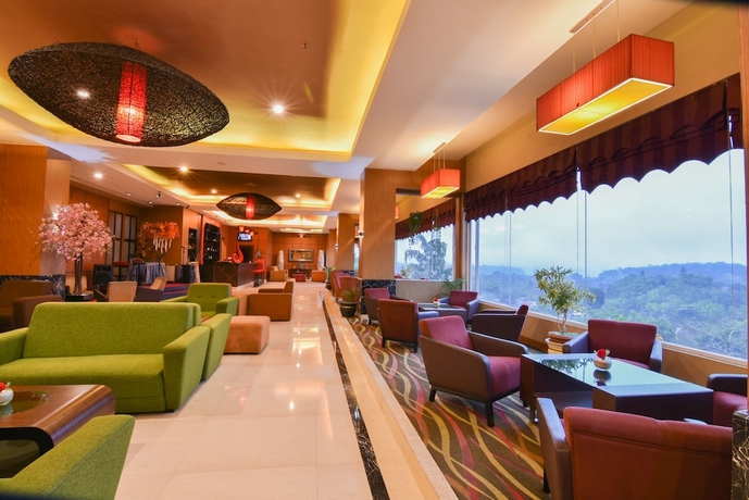 Imagen del bar/restaurante del Hotel Grand Rocky. Foto 5