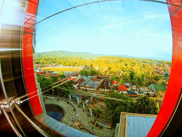 Imagen de los exteriores del Hotel Grand Rocky. Foto 14