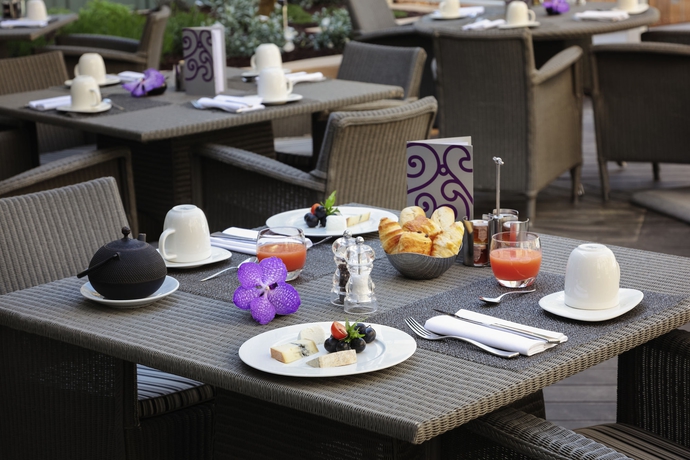 Imagen del bar/restaurante del Hotel Grand Roi René Aix-en-provence Centre – Mgallery. Foto 3