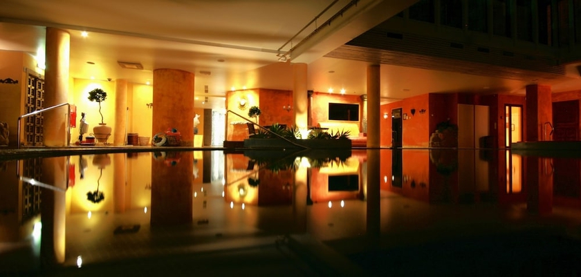 Imagen de la piscina del Hotel Grand Rose Spa. Foto 19