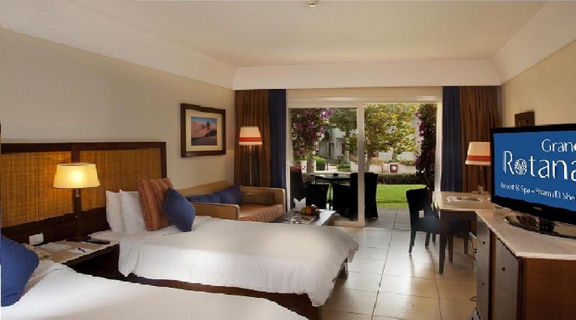 Imagen de la habitación del Hotel Grand Rotana Resort and Spa. Foto 13