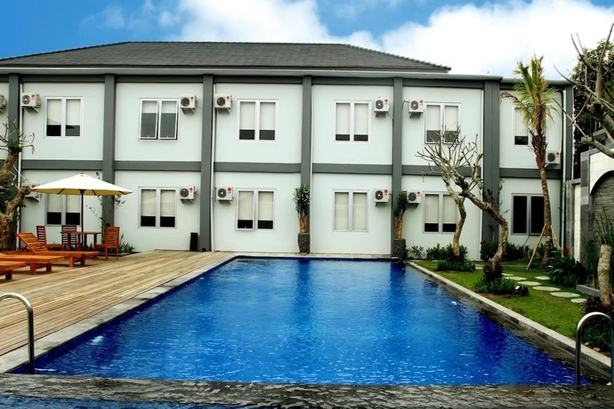 Imagen de la piscina del Hotel Grand Royal Bil Lombok. Foto 15