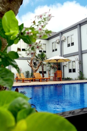 Imagen de la piscina del Hotel Grand Royal Bil Lombok. Foto 19