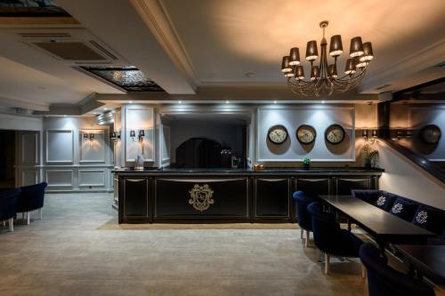 Imagen general del Hotel Grand Royal, Chernivtsi. Foto 7