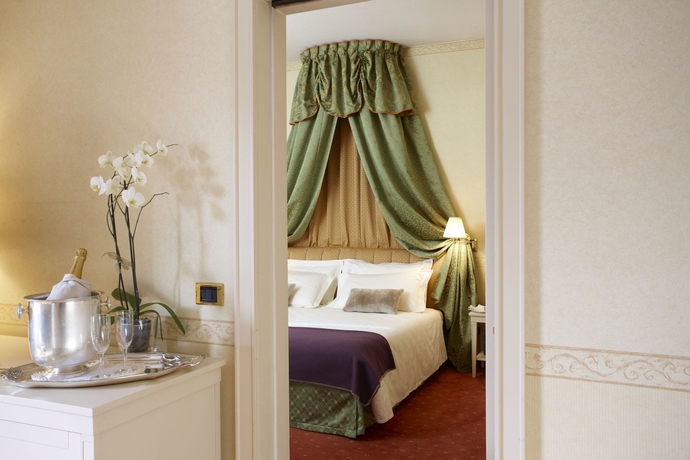 Imagen de la habitación del Hotel Grand Royal E Golf. Foto 4
