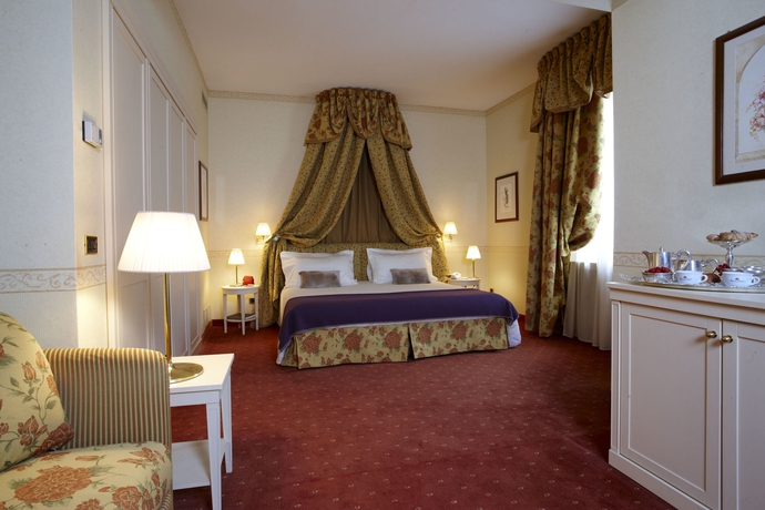 Imagen de la habitación del Hotel Grand Royal E Golf. Foto 8
