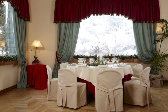 Imagen de los interiores del Hotel Grand Royal E Golf. Foto 15