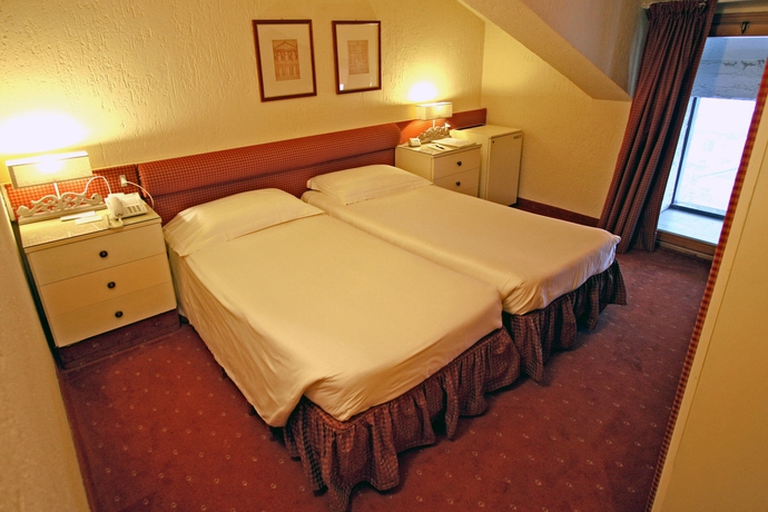 Imagen de la habitación del Hotel Grand Royal E Golf. Foto 10