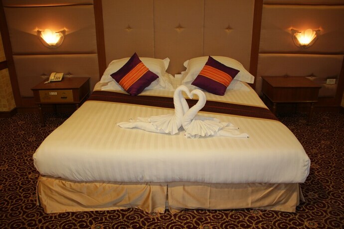 Imagen de la habitación del Hotel Grand Royal Plaza Hotel. Foto 6