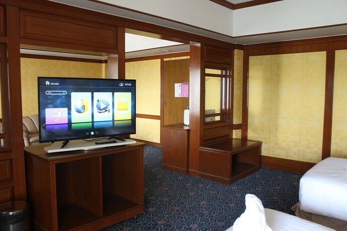 Imagen de la habitación del Hotel Grand Royal Plaza Hotel. Foto 11