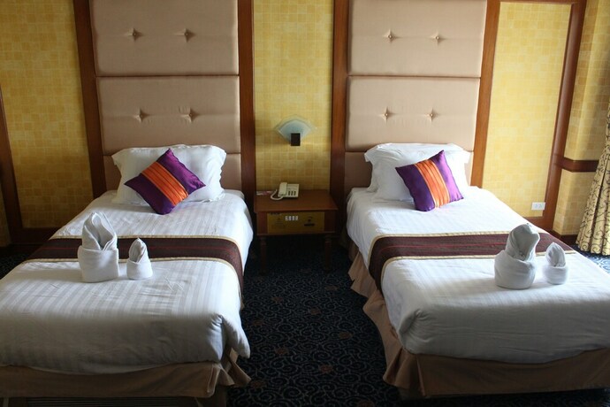 Imagen de la habitación del Hotel Grand Royal Plaza Hotel. Foto 14