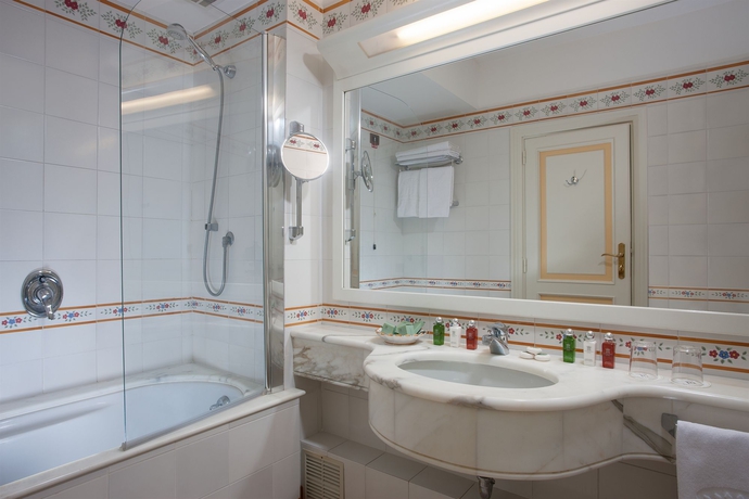 Imagen de la habitación del Hotel Grand Royal, Sorrento. Foto 9