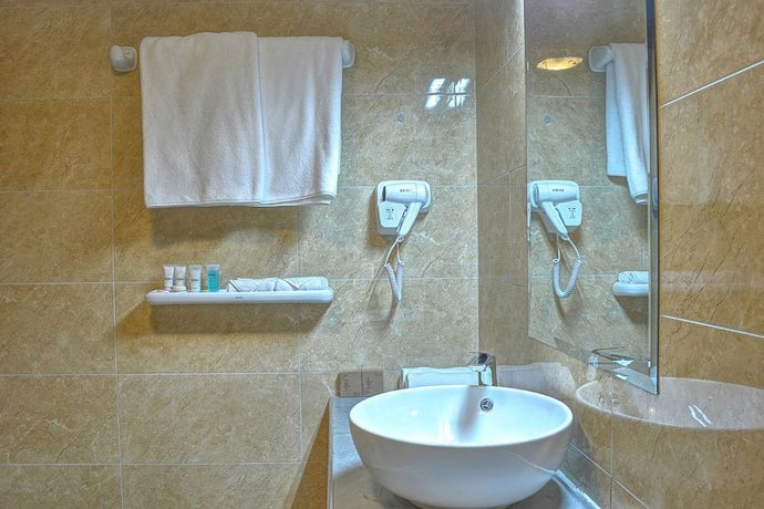 Imagen de la habitación del Hotel Grand Royal Swiss. Foto 13