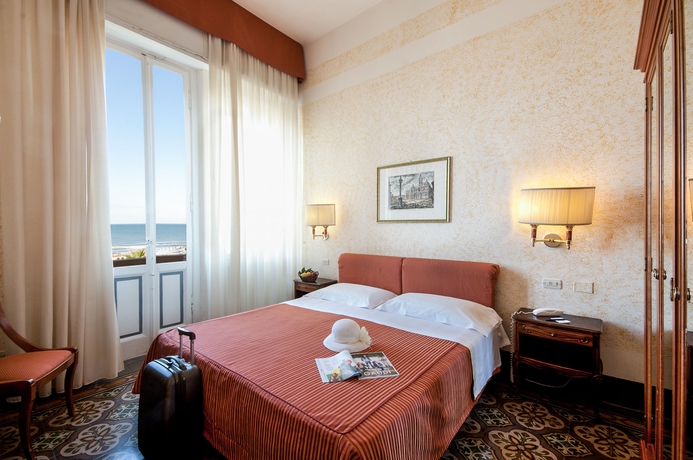 Imagen de la habitación del Hotel Grand Royal, Viareggio. Foto 5