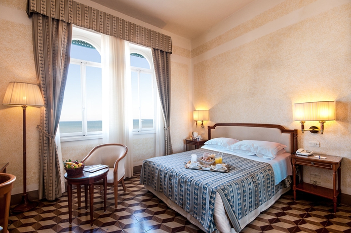 Imagen de la habitación del Hotel Grand Royal, Viareggio. Foto 6