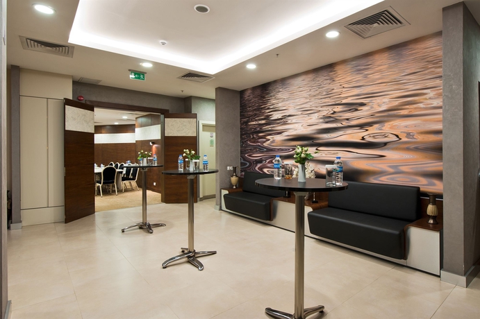 Imagen de los interiores del Hotel Grand S. Foto 14