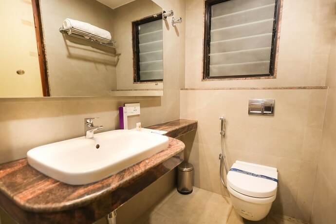 Imagen de la habitación del Hotel Grand Sabarees. Foto 15