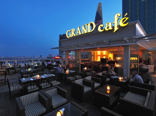 Imagen del bar/restaurante del Hotel Grand Saigon. Foto 2