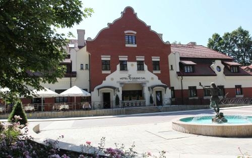 Imagen general del Hotel Grand Sal. Foto 2