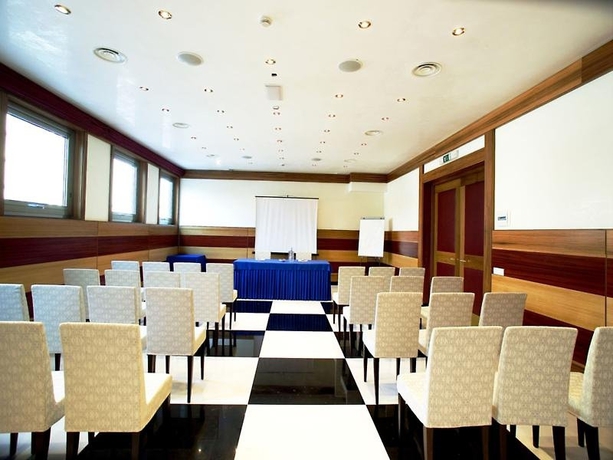 Imagen general del Hotel Grand Salerno. Foto 4