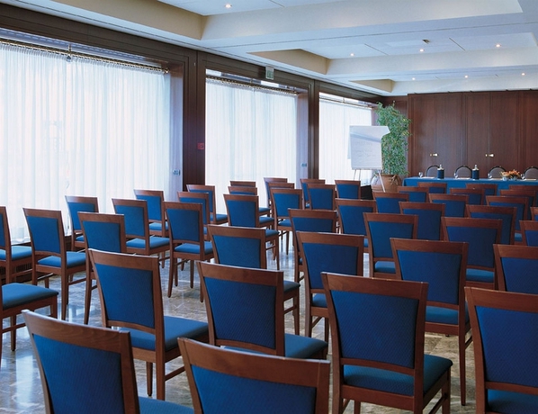 Imagen de los interiores del Hotel Grand San Marino. Foto 14