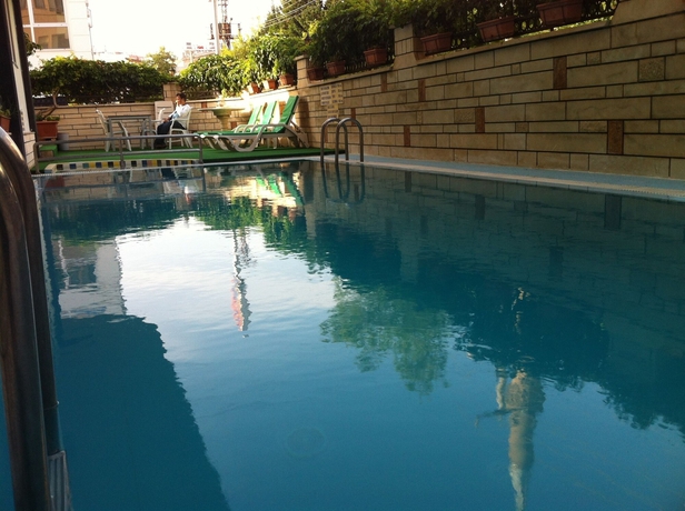 Imagen de la piscina del Hotel Grand Sancak Hotel. Foto 10