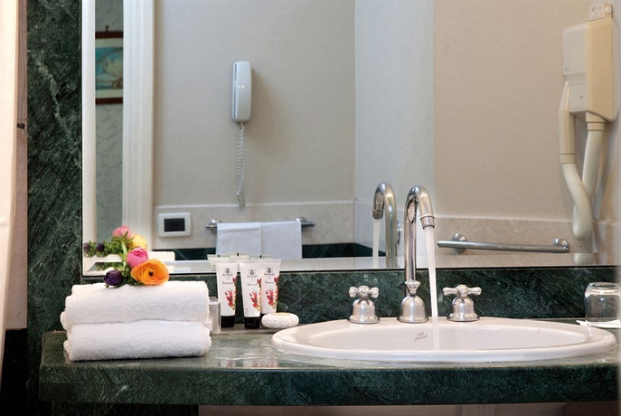 Imagen de la habitación del Hotel Grand Santa Lucia. Foto 5