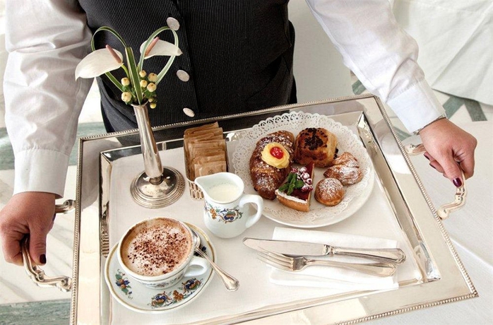 Imagen del bar/restaurante del Hotel Grand Santa Lucia. Foto 4