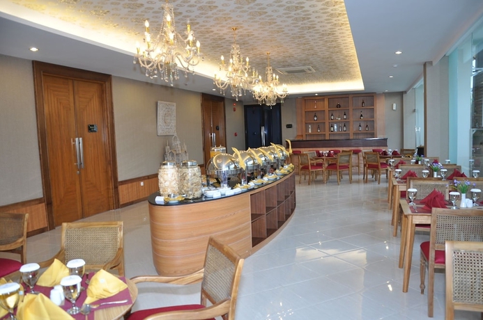 Imagen del bar/restaurante del Hotel Grand Sarila Yogyakarta. Foto 8