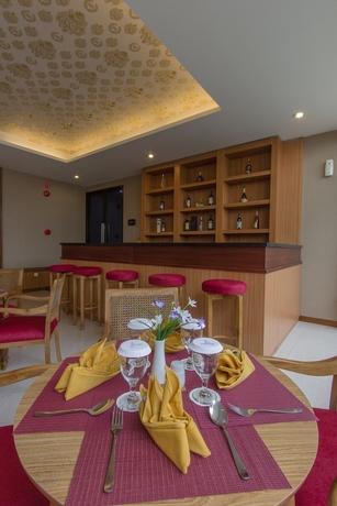 Imagen del bar/restaurante del Hotel Grand Sarila Yogyakarta. Foto 10