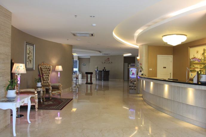 Imagen de los interiores del Hotel Grand Savero. Foto 17