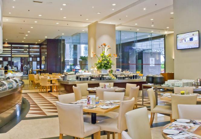 Imagen del bar/restaurante del Hotel Grand Seasons Kuala Lumpur. Foto 2